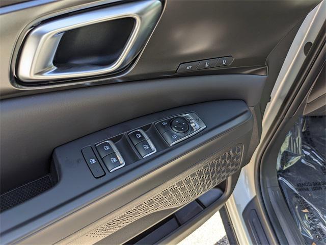 new 2025 Kia Carnival Hybrid car, priced at $52,600