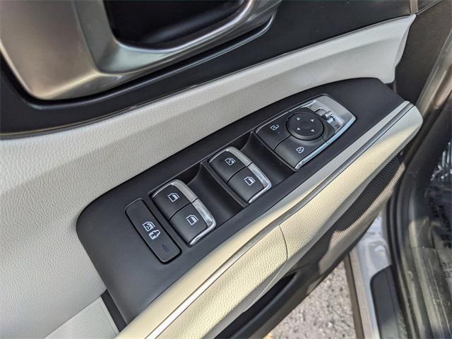 new 2025 Kia Sorento car, priced at $37,005