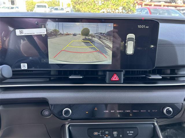 new 2025 Kia Carnival Hybrid car, priced at $43,700