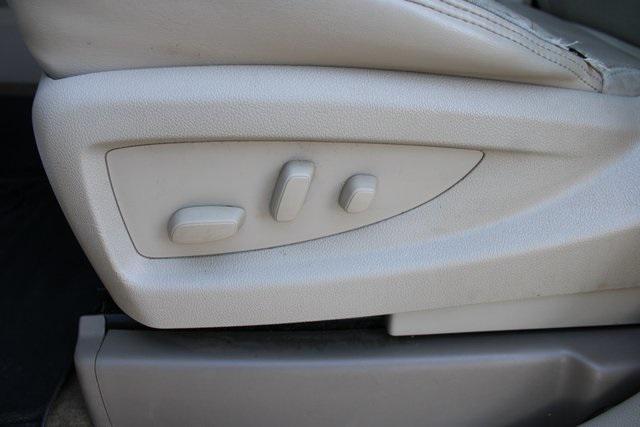 used 2015 GMC Yukon XL car, priced at $19,000