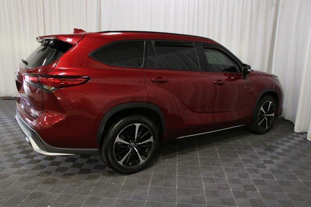 used 2022 Toyota Highlander car, priced at $40,500