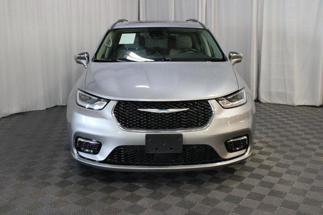 used 2021 Chrysler Pacifica Hybrid car, priced at $25,000