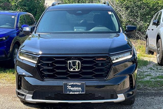 new 2025 Honda Pilot car, priced at $50,795