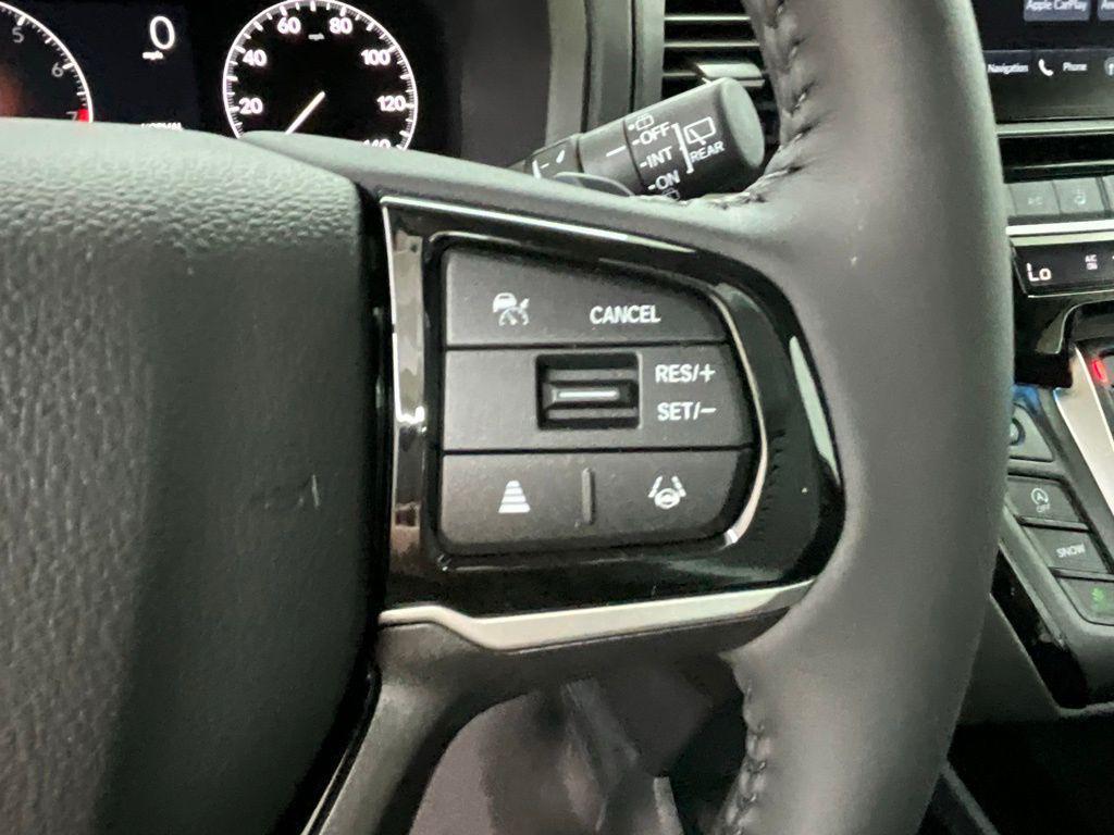 used 2025 Honda Odyssey car, priced at $44,900