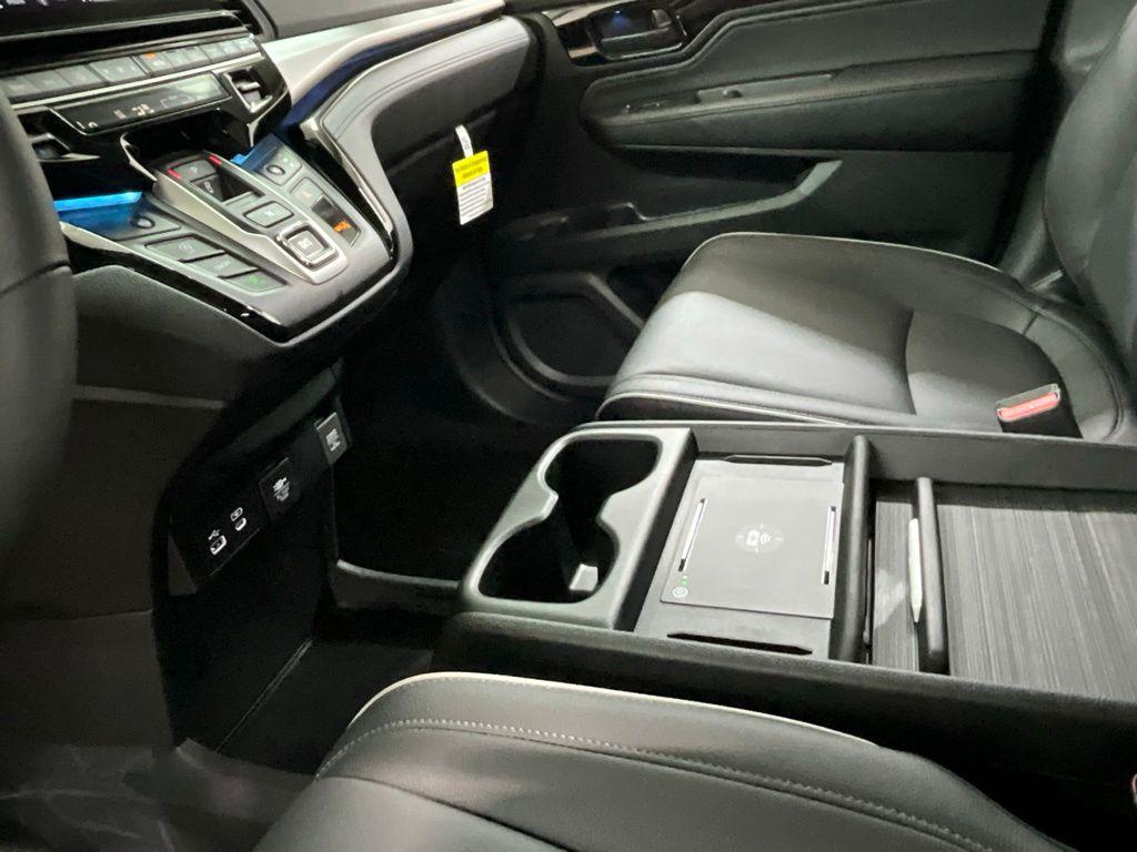 used 2025 Honda Odyssey car, priced at $44,900