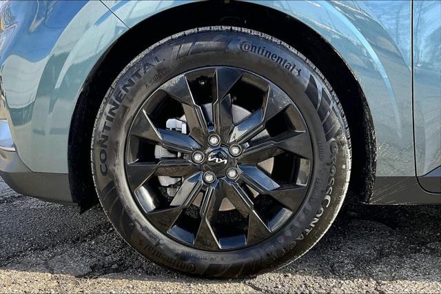 used 2024 Kia Carnival car, priced at $42,418