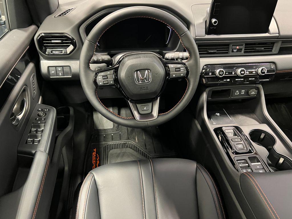 new 2025 Honda Pilot car, priced at $51,350