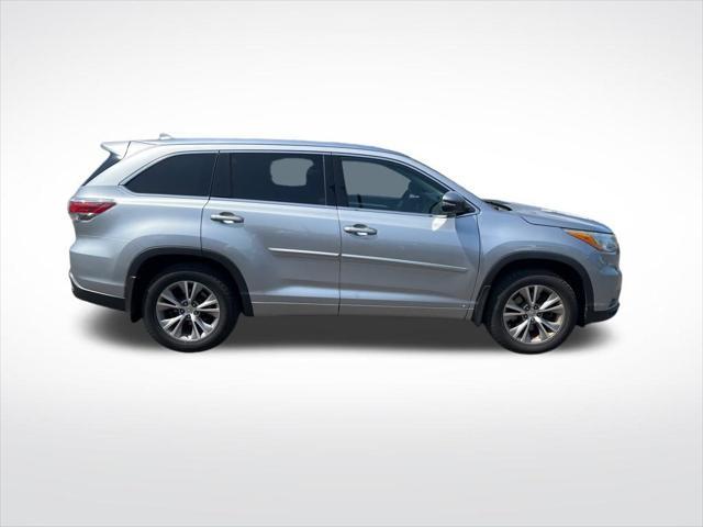 used 2015 Toyota Highlander car, priced at $16,900