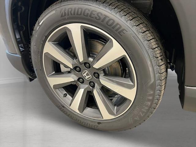 new 2025 Honda Pilot car, priced at $51,050