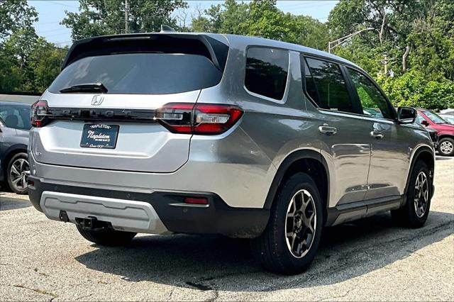 new 2025 Honda Pilot car, priced at $49,345