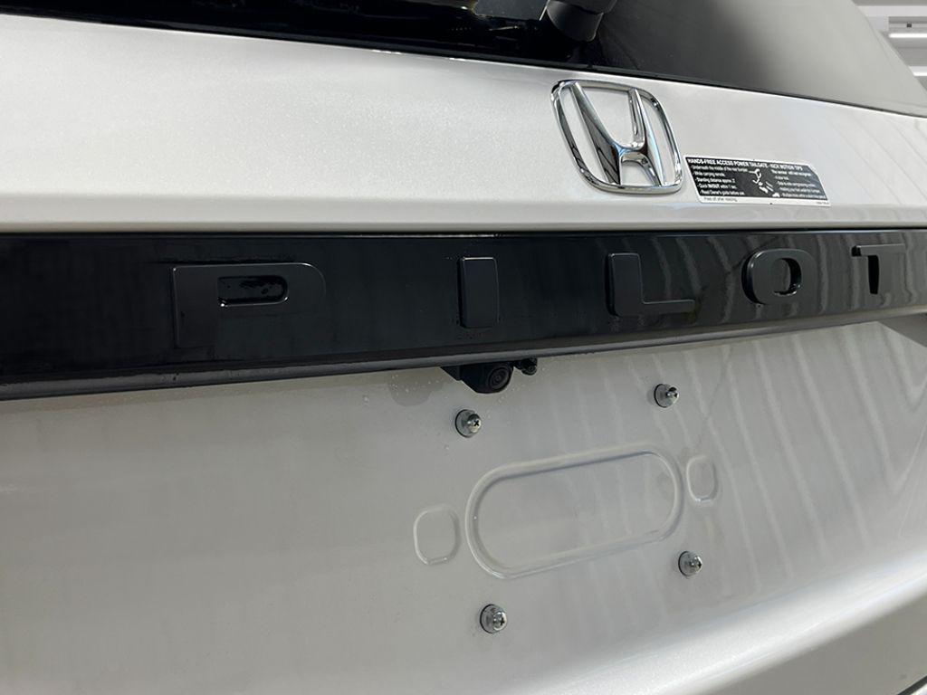 new 2025 Honda Pilot car, priced at $51,550