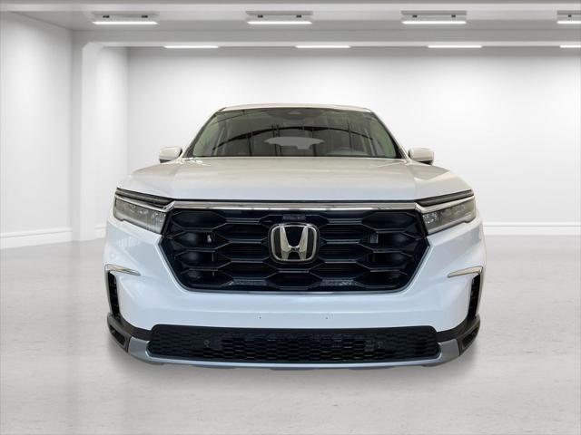 new 2025 Honda Pilot car, priced at $49,405