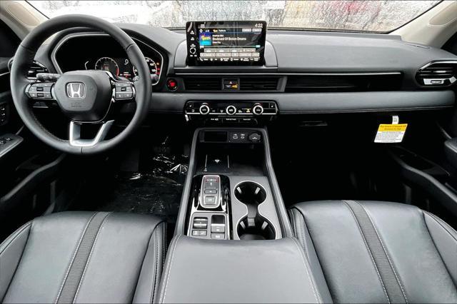 new 2025 Honda Pilot car, priced at $49,405