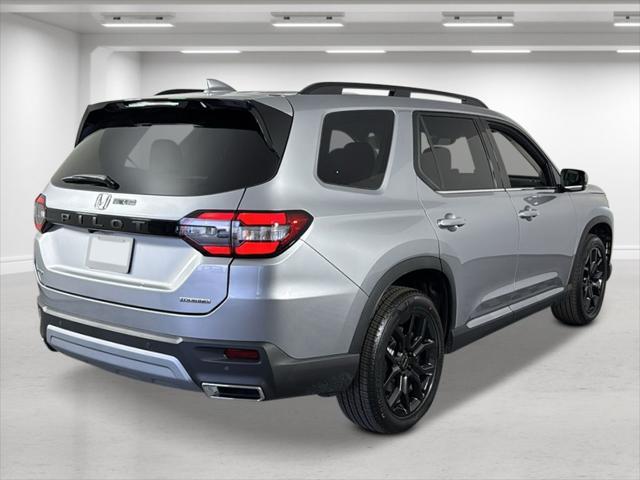 new 2025 Honda Pilot car, priced at $52,950