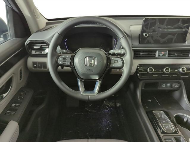 new 2025 Honda Pilot car, priced at $52,950