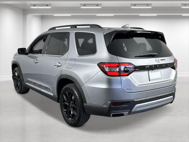 new 2025 Honda Pilot car, priced at $52,950