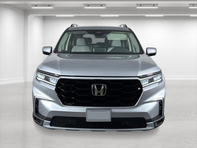 new 2025 Honda Pilot car, priced at $52,950