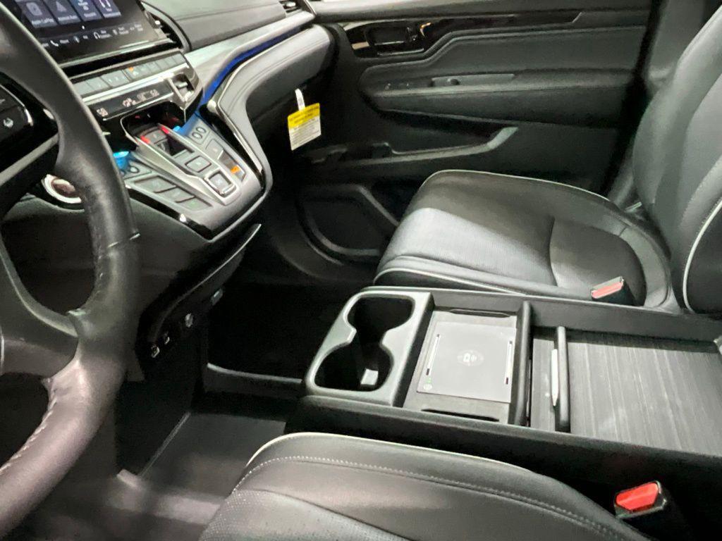 used 2025 Honda Odyssey car, priced at $49,580