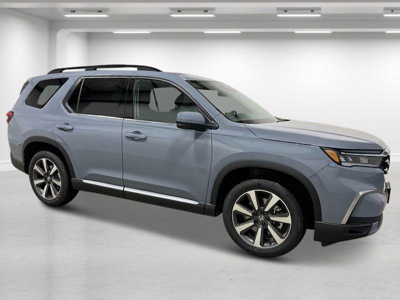 new 2025 Honda Pilot car, priced at $51,550