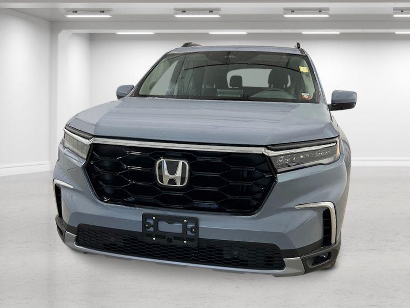 new 2025 Honda Pilot car, priced at $51,550