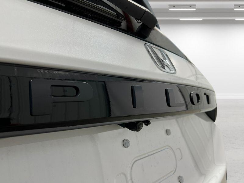 new 2025 Honda Pilot car, priced at $51,305