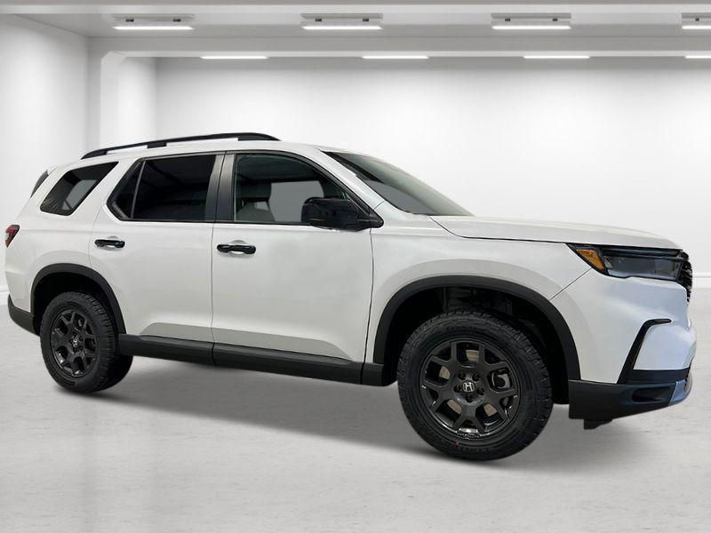 new 2025 Honda Pilot car, priced at $51,305