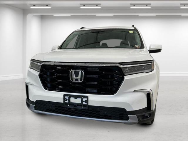 new 2025 Honda Pilot car, priced at $54,985