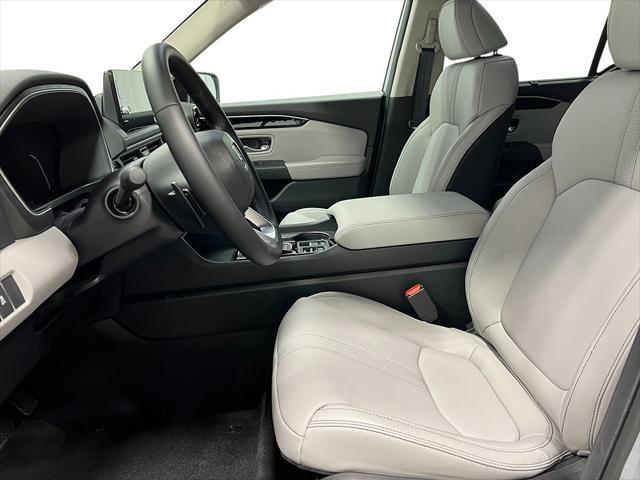 new 2025 Honda Pilot car, priced at $47,050