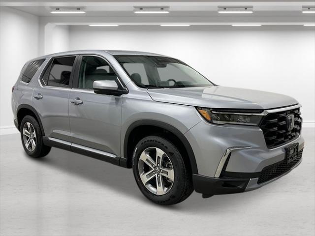 new 2025 Honda Pilot car, priced at $47,050