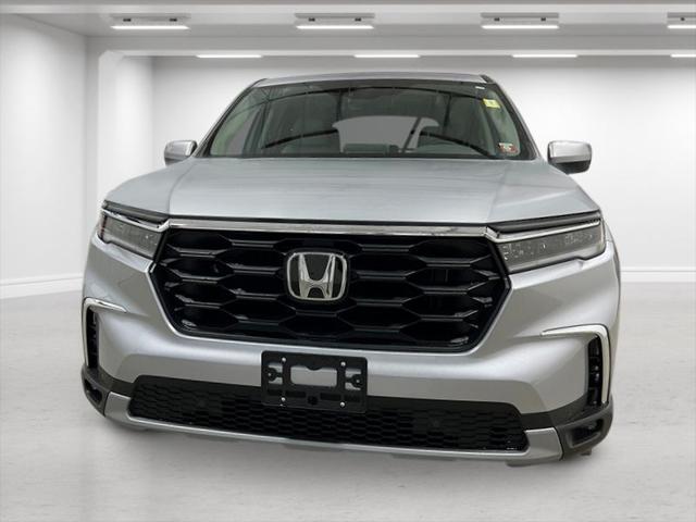 new 2025 Honda Pilot car, priced at $47,050