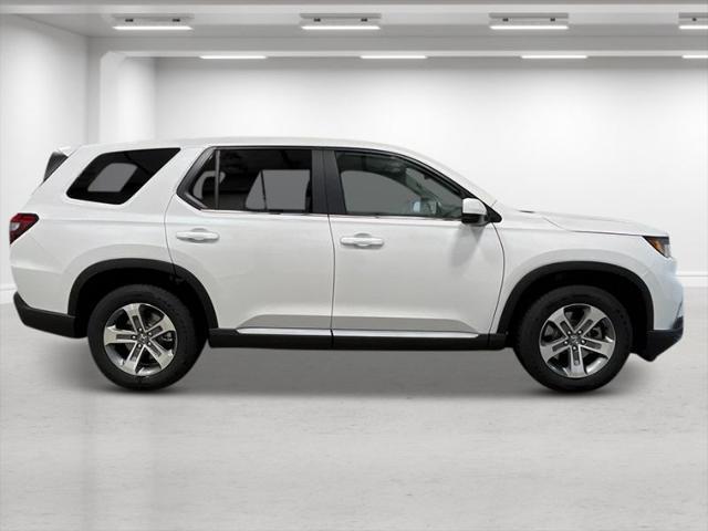new 2025 Honda Pilot car, priced at $47,505