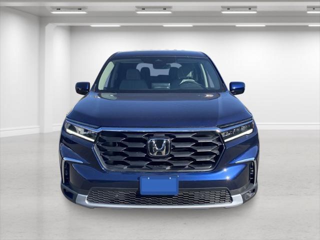 new 2025 Honda Pilot car, priced at $49,800