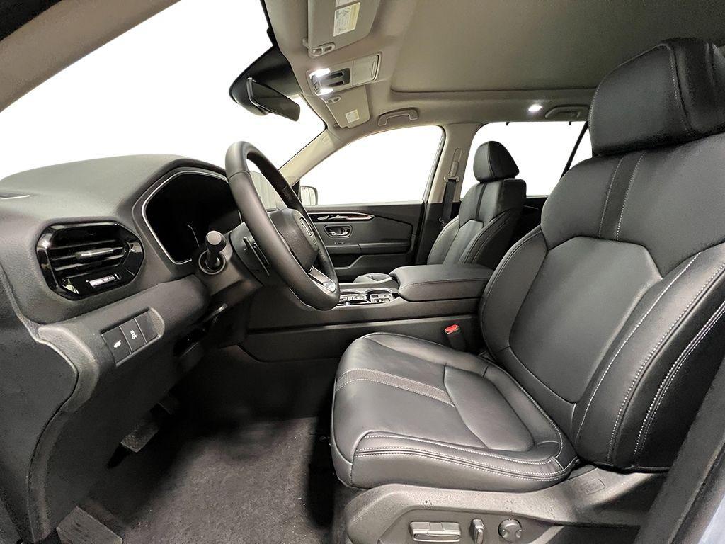 new 2025 Honda Pilot car, priced at $51,550