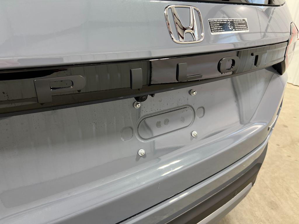 new 2025 Honda Pilot car, priced at $51,550