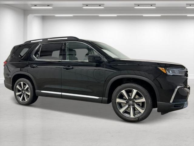 new 2025 Honda Pilot car, priced at $51,050