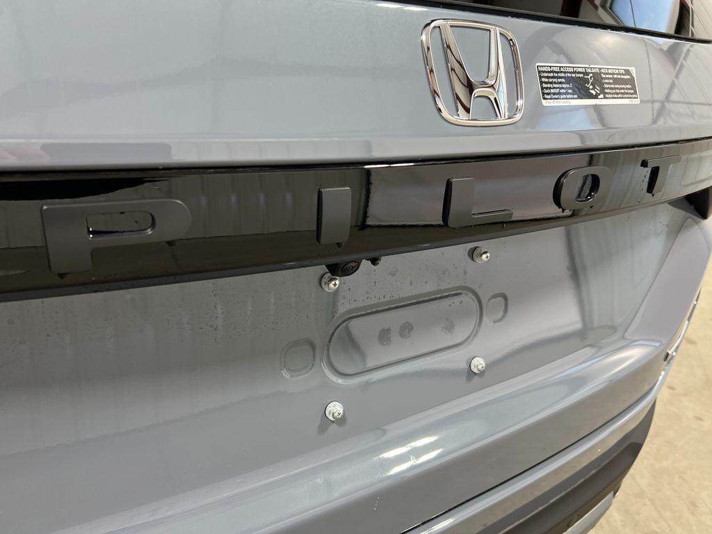 new 2025 Honda Pilot car, priced at $51,550