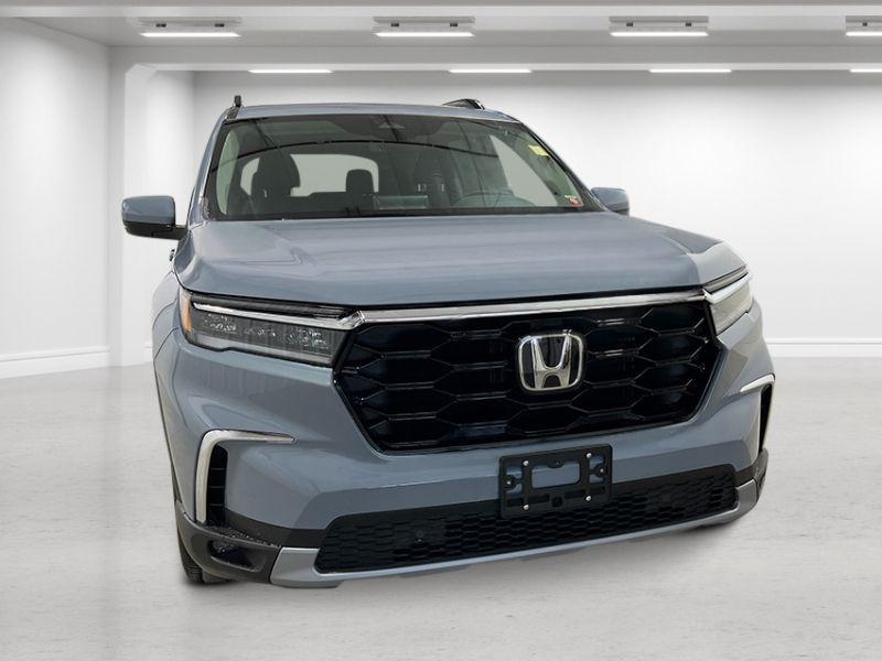 new 2025 Honda Pilot car, priced at $51,550