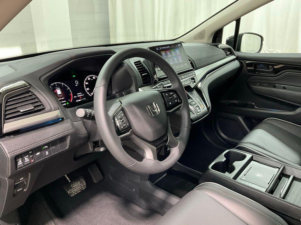 used 2025 Honda Odyssey car, priced at $43,690