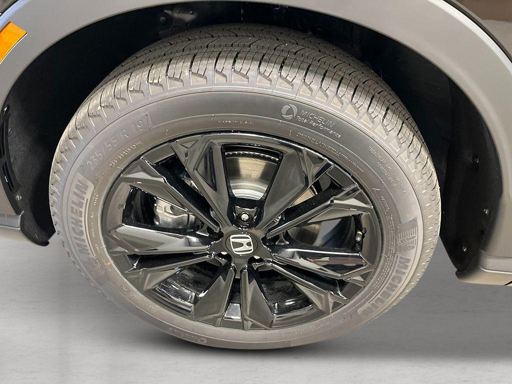 new 2026 Honda CR-V Hybrid car, priced at $43,645