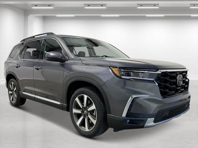 new 2025 Honda Pilot car, priced at $51,050