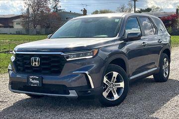 new 2025 Honda Pilot car, priced at $46,514