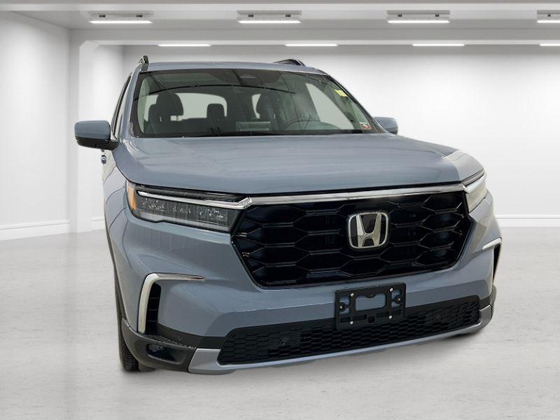 new 2025 Honda Pilot car, priced at $51,550