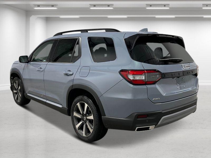 new 2025 Honda Pilot car, priced at $51,550