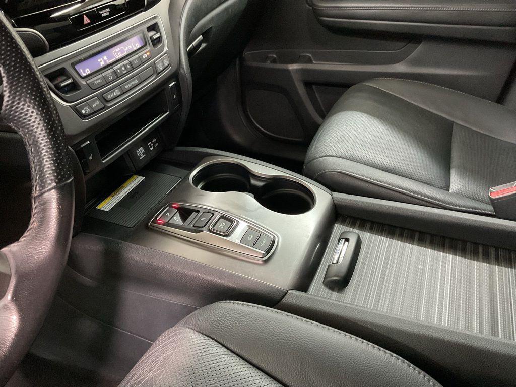 used 2023 Honda Passport car, priced at $30,780