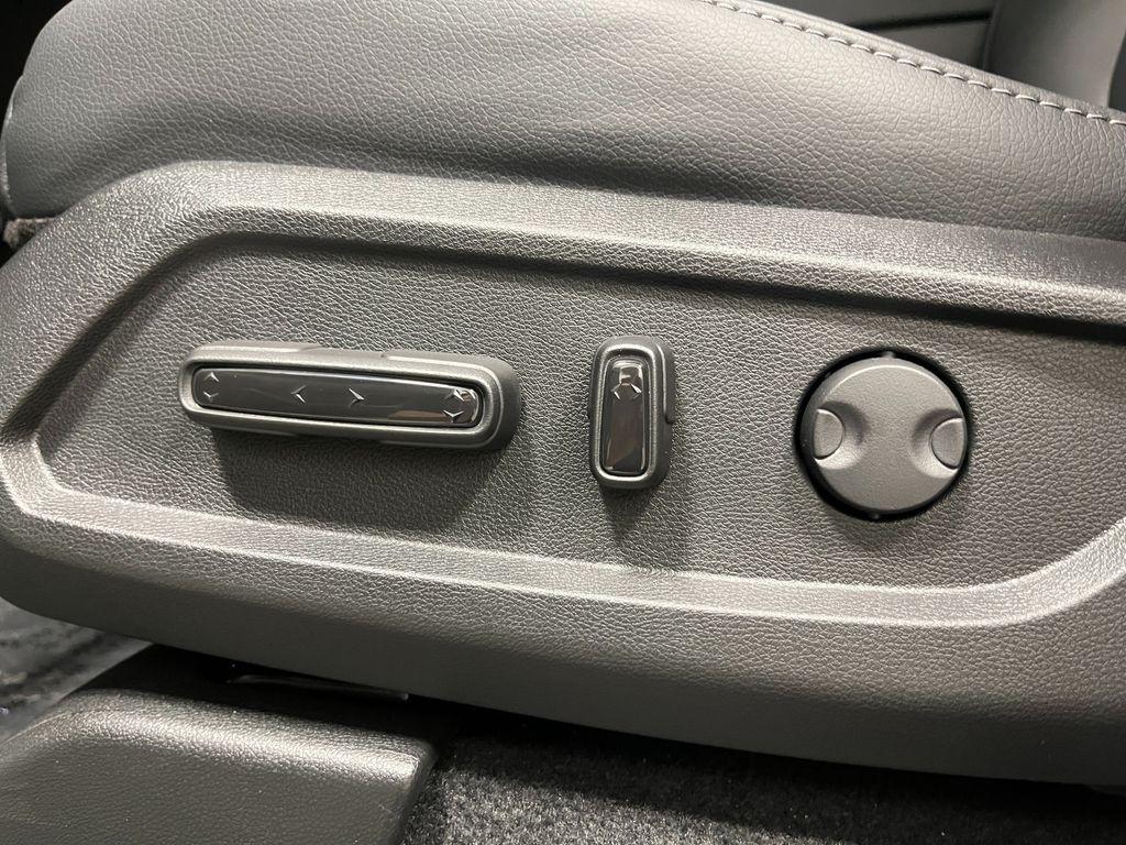 new 2025 Honda Pilot car, priced at $53,450