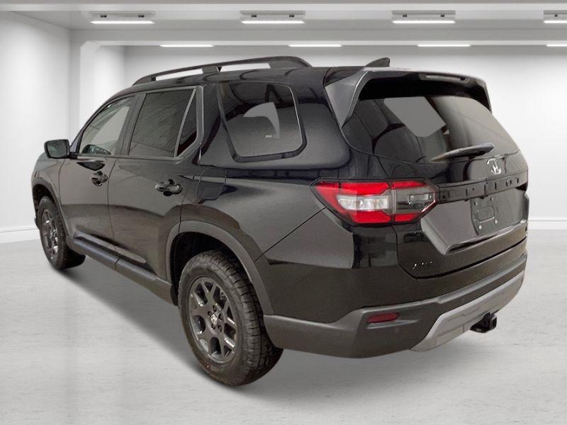 new 2025 Honda Pilot car, priced at $51,375