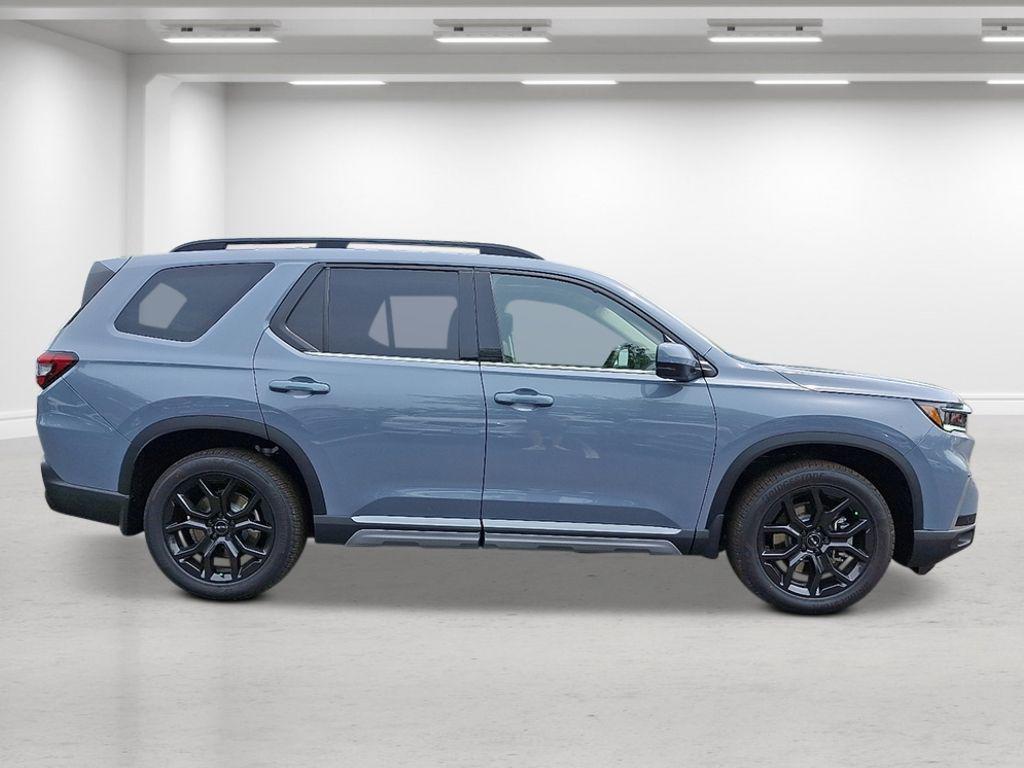 new 2025 Honda Pilot car, priced at $53,750