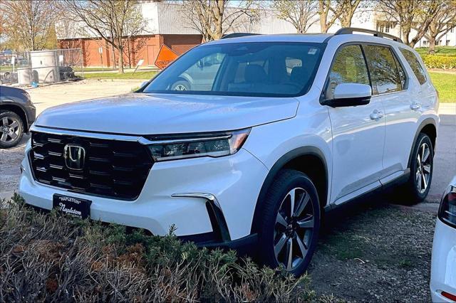 new 2025 Honda Pilot car, priced at $54,930