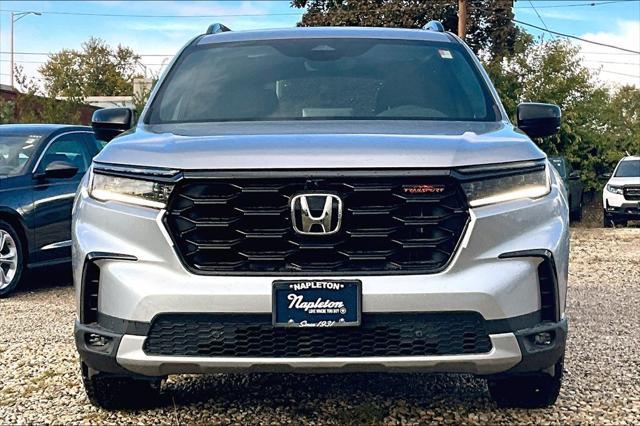 new 2025 Honda Pilot car, priced at $51,580