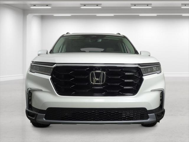 new 2025 Honda Pilot car, priced at $56,705